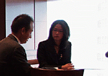 擠壓瑞士做世界理財中心