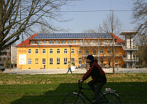 向太陽巨人取經－弗萊堡的成就∕20萬鎮民做綠能巨人 ， 太陽光電城 再生能源希望