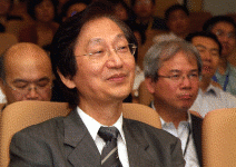 當巨獅還不夠 施崇棠 要華碩當巨獅的平方