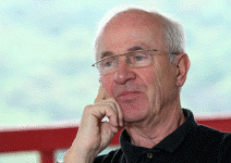 諾貝爾慈善信託基金會主席麥可．諾貝爾 用麥可．諾貝爾能源獎，挽救地球危機