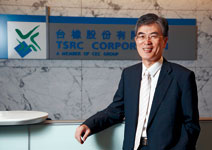 改變業務方向，開發高毛利客製化產品