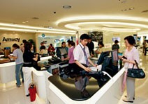 誰說直銷不需要實體通路？