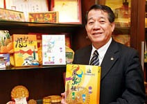 一樣叫鳳梨酥，觀光客就愛買這家