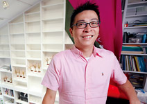 金飾潮化，甘願讓家族事業成配角