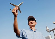 吳俊傑 博命探索直搗颱風眼