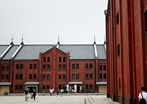 複製紅磚倉庫模式 再現港都榮景