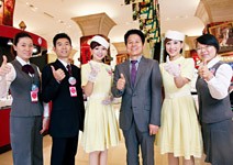 漢神百貨 主管親上第一線， 擺脫「永遠第2」