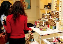 利多數字連串湧現， 消費者信心大振