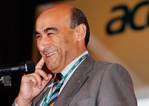 想成國際品牌， 宏碁得出走台灣？