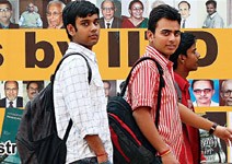 三成文盲， 但人才礦脈更令人讚歎