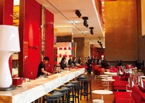 土洋飯店較勁， 狂砸1600億