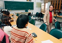 外語學群:除了語言專業，還要有國外生活體驗