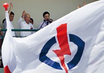 「新加坡式民主」逐漸鬆動