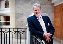 生技界巴菲特 史帝夫．博樂警告台灣