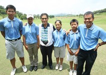 當年借400元闖天下 如今掏數億培訓選手