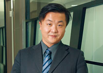 專業科目1〉政治學名師 邱　遠