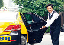 康世能：車資250元，請客750元，賠錢嗎？