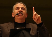 佛里曼：美國能否再起， 要視領導者態度