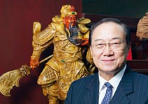 考試院院長 關中： 鐵飯碗時代已過， 現在公務員是青花瓷