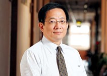 大幅鬆綁法令， 找出能創造就業的產業