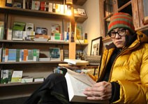 有些書擺在一起讀， 才知道值不值得讀