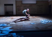 英國DV8肢體劇場 《Can We Talk About This？》