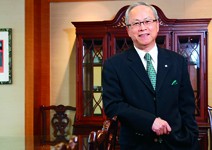 連對手垃圾桶裡的訊息， 他都不放過