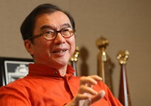 騰雲駕霧好成長， 林百里這回笑開了