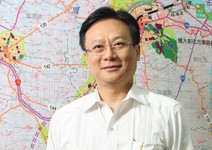 卓伯源 施政73分 直逼5星縣長