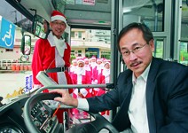 首都客運〉讓新加坡作家投書按讚