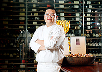 現在他是台北國賓飯店 最年輕主廚