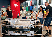 除了晶片軟體，矽谷開始製造電動跑車
