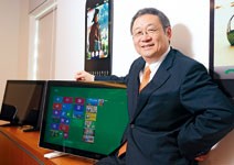 宸鴻求生，籌資百億賭Win8