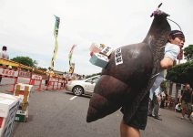 小薪青年：400萬30世代的困境人生