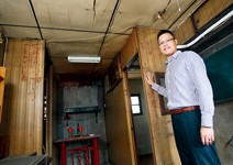 許峰源〉聽前輩經驗 24歲就開設律師事務所