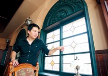 謝文侃〉推動老屋革命，吸引26國訪客上門