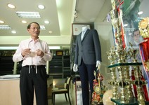 西服業 學成後開店， 月入6位數不難