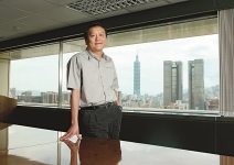 為了人才留台灣，他有許多不能說的委屈