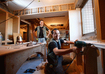 撐過三年可出師，朝八晚六薪七萬