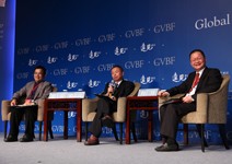 政務官須勇於溝通，民眾應不問藍綠問是非