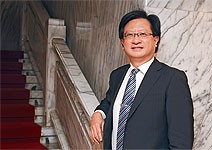 自創平板電腦品牌，賣贏蘋果iPad