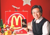 素顏打字妹，拚成廣告業盟主