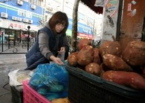 在上海工作就像搭地鐵，擠不進去就到不了