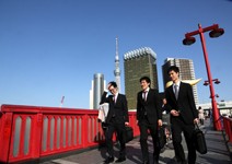 安倍新政120天，改變了日本什麼？