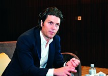 34歲的型男，把百年紙媒成功電子化