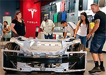 除了晶片軟體，矽谷開始製造電動跑車