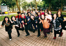 婆婆媽媽法：厝邊相招來跳舞