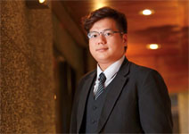 熱血業務員， 27歲跨海當老闆