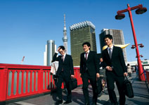 日本企業相信「明天會更好！」