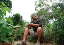 堅持返璞歸真 推廣自給自足的農夫生活